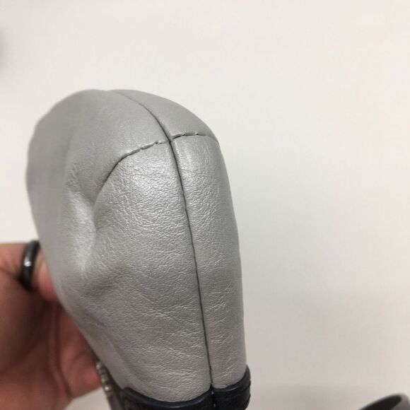 Coach Ashley Metallic Pewter Silver & Gray Large Pleated Leather Wristlet - Picture 15 of 16